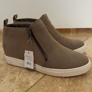 NWT Time&Tru Memory Foam Zip Ankle-High Sneaker